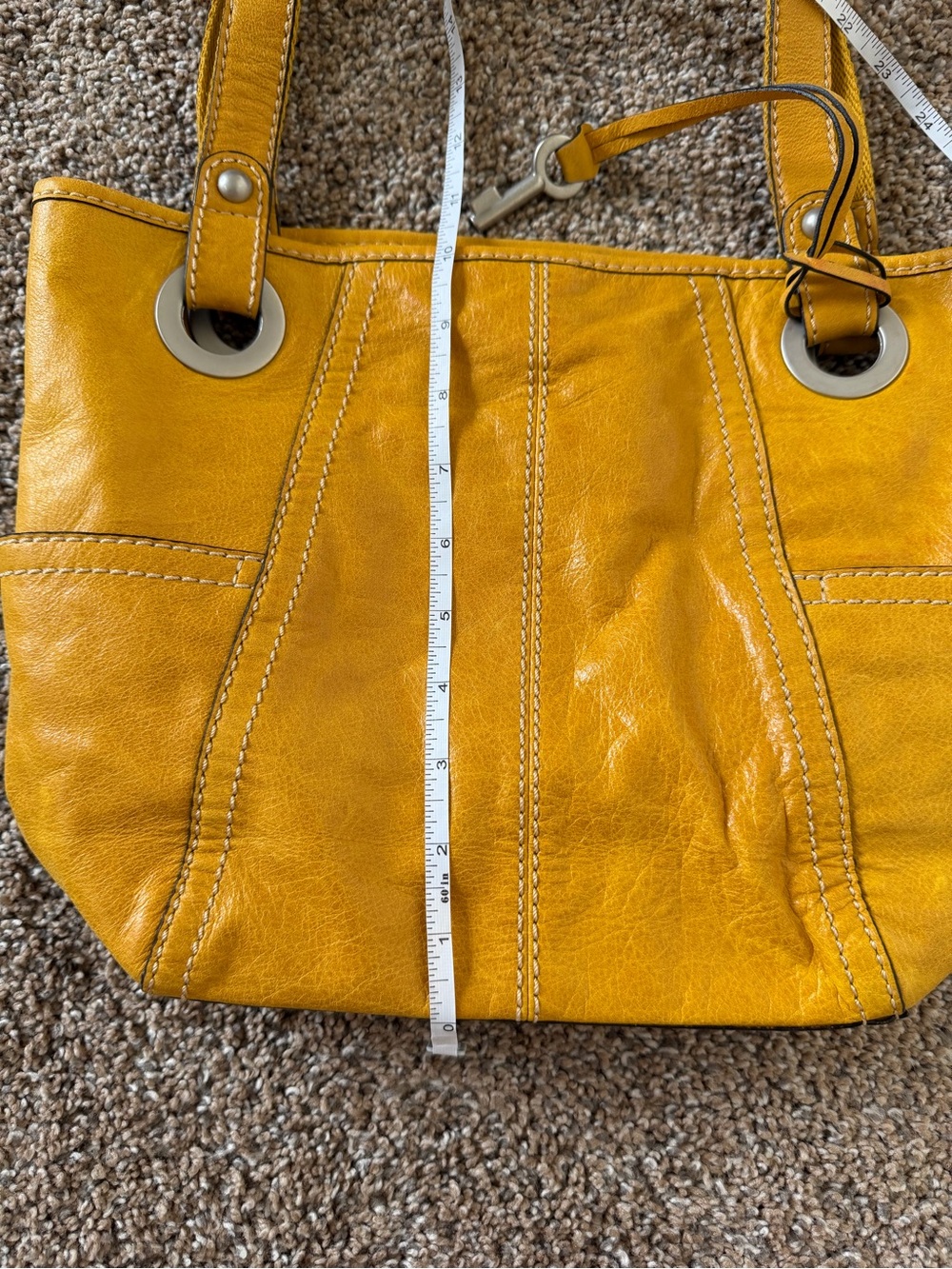 FOSSIL Mustard Yellow Gold Leather Vintage Hobo Shoulder Tote Bag w Silver Key - Picture 10 of 10